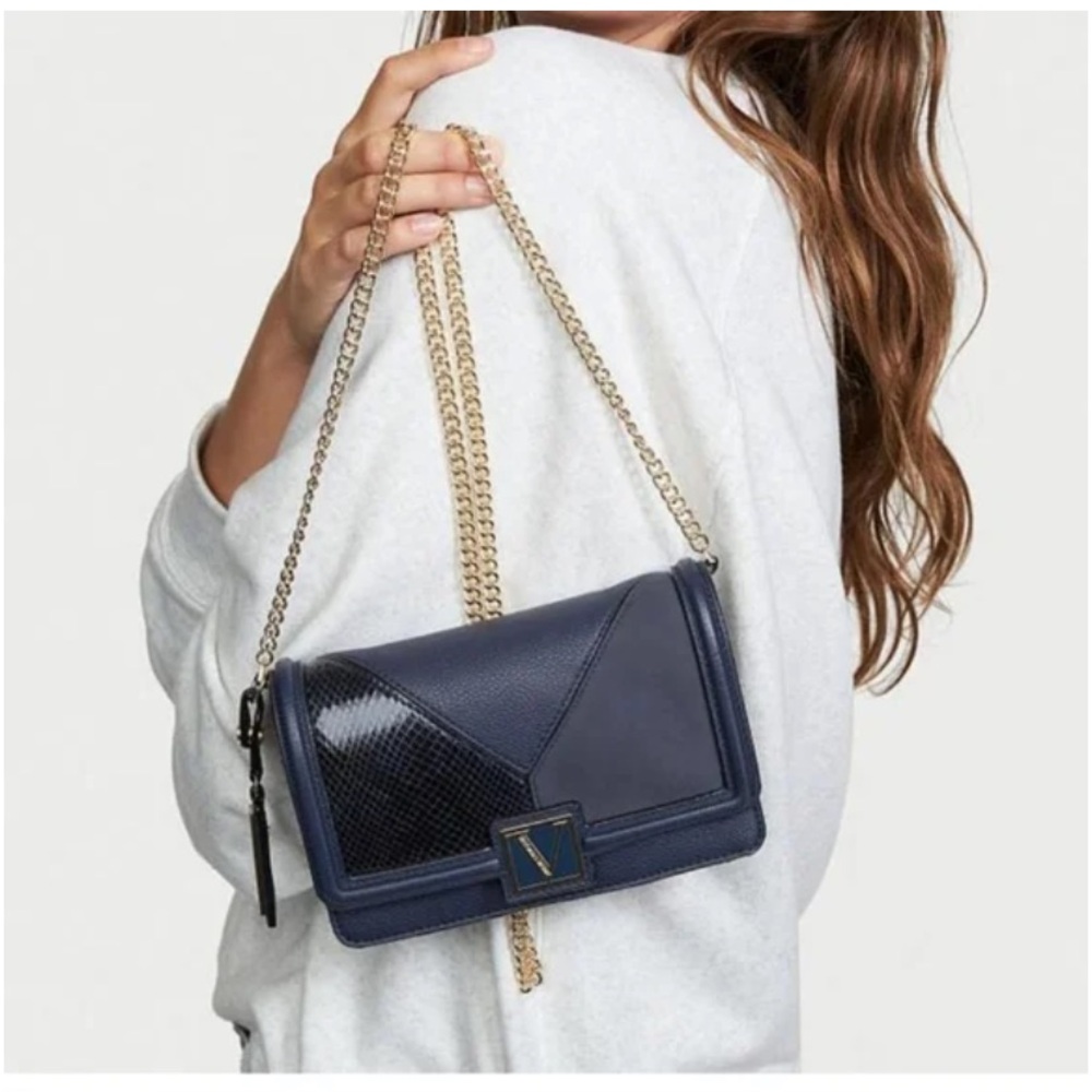Victoria’s Secret Crossover Chain Shoulder Bag Purse Limited Edition Navy Blue